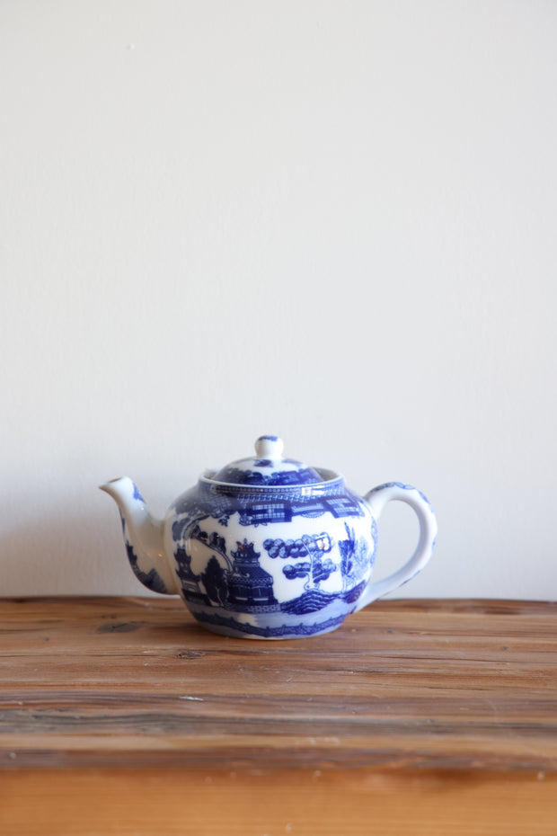 Porcelain Blue Willow Teapot