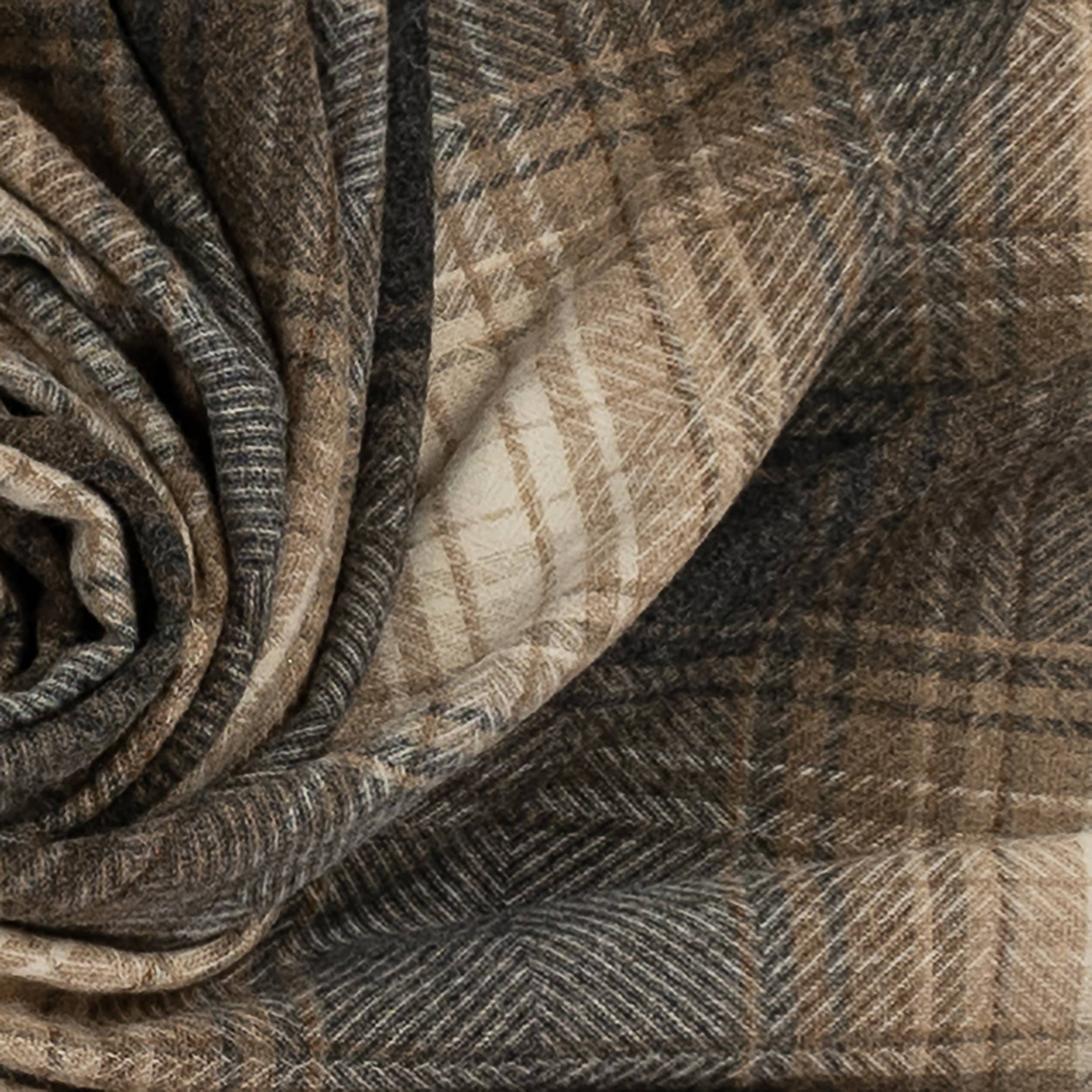 Highland Tweeds Shetland Lambswool Ombre Throw (Natural)