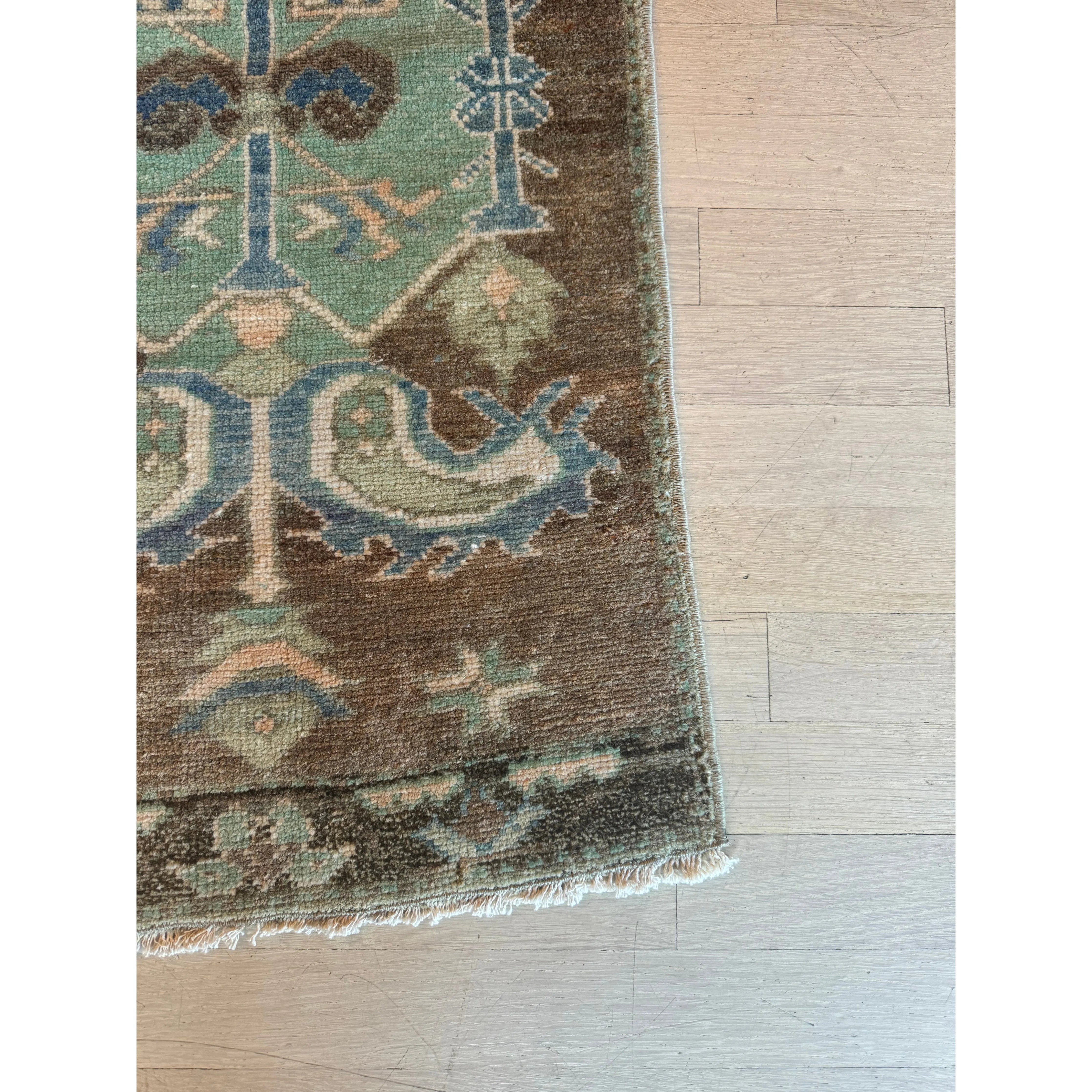 1'5 x 3' - Amina Prayer Rug