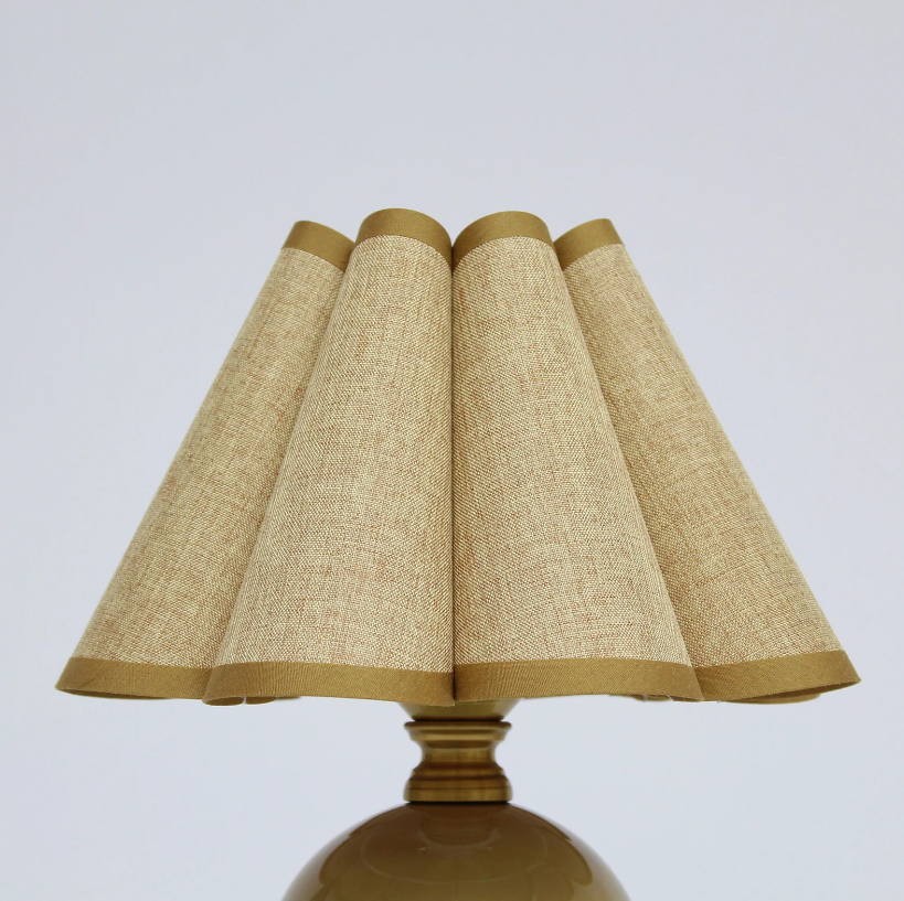 Scallop Linen & Ceramic Base Table Lamp