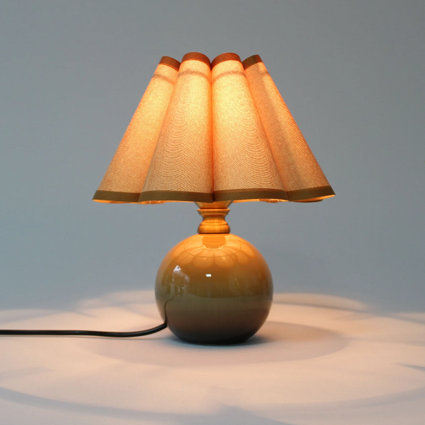 Scallop Linen & Ceramic Base Table Lamp